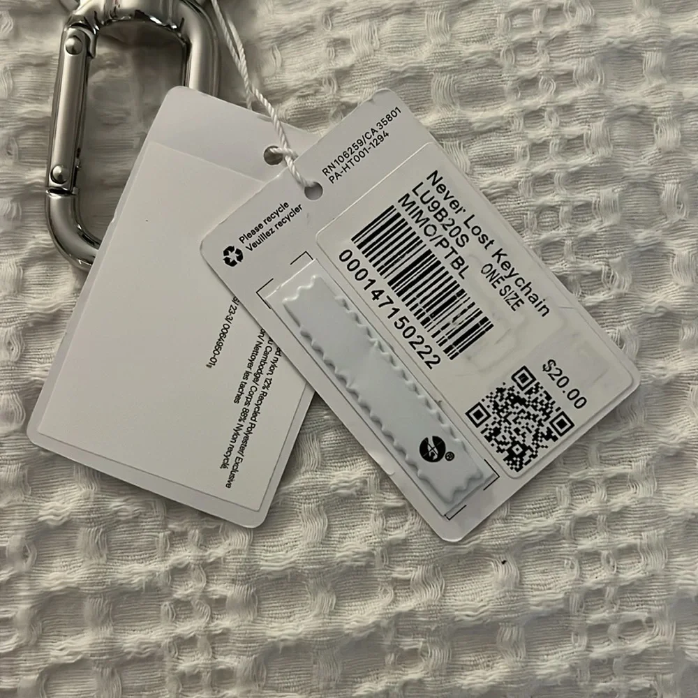 🩵Lululemon mint moment/pitch blue never lost keychain!!!!! NWT!! My fav color🩵 - Picture 3 of 7